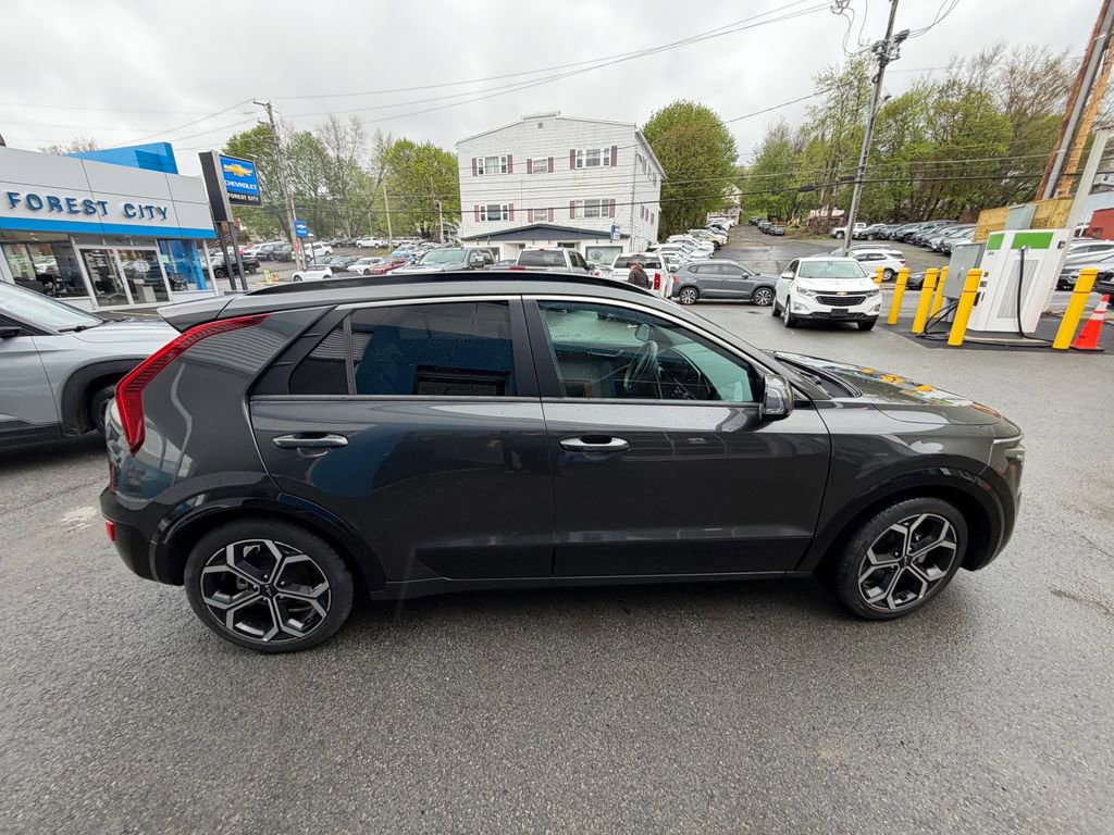 Used 2023 Kia Niro EX Touring FWD image 6