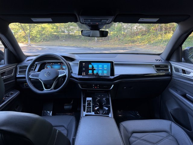 Used 2024 Volkswagen Atlas Cross Sport SE FWD image 28