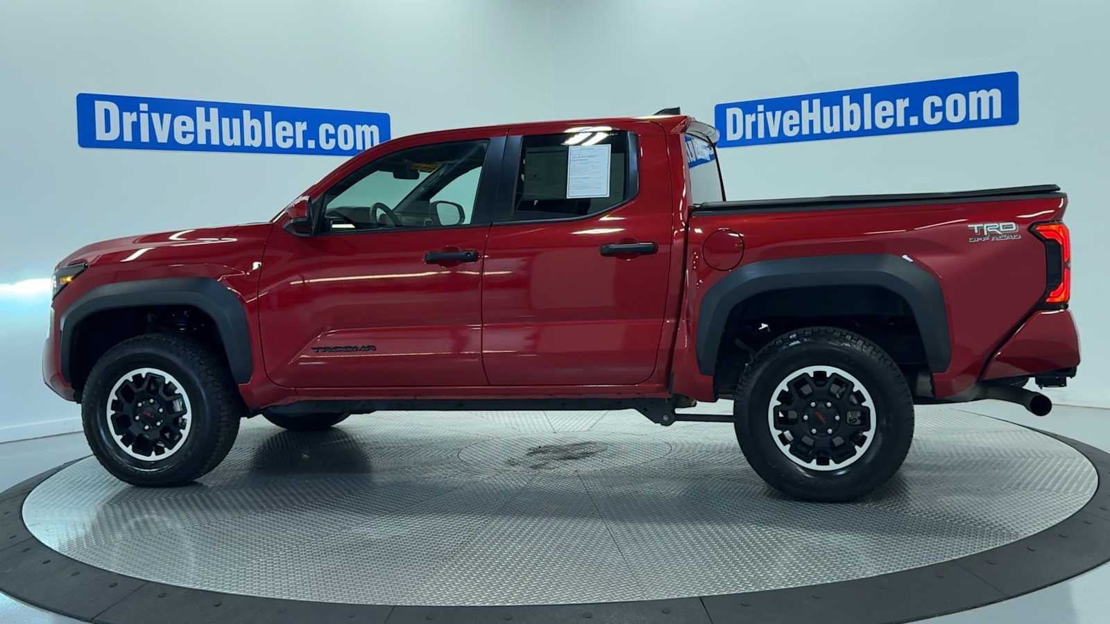Used 2025 Toyota Tacoma TRD Off-Road AWD/4WD image 5