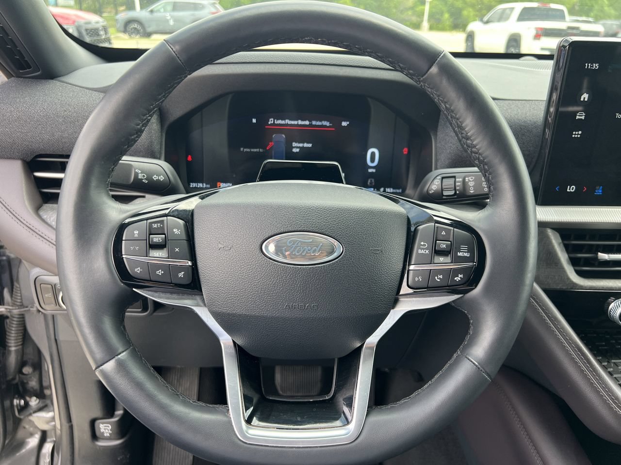 Used 2025 Ford Explorer Platinum w/ LUX Leather Package AWD/4WD image 10