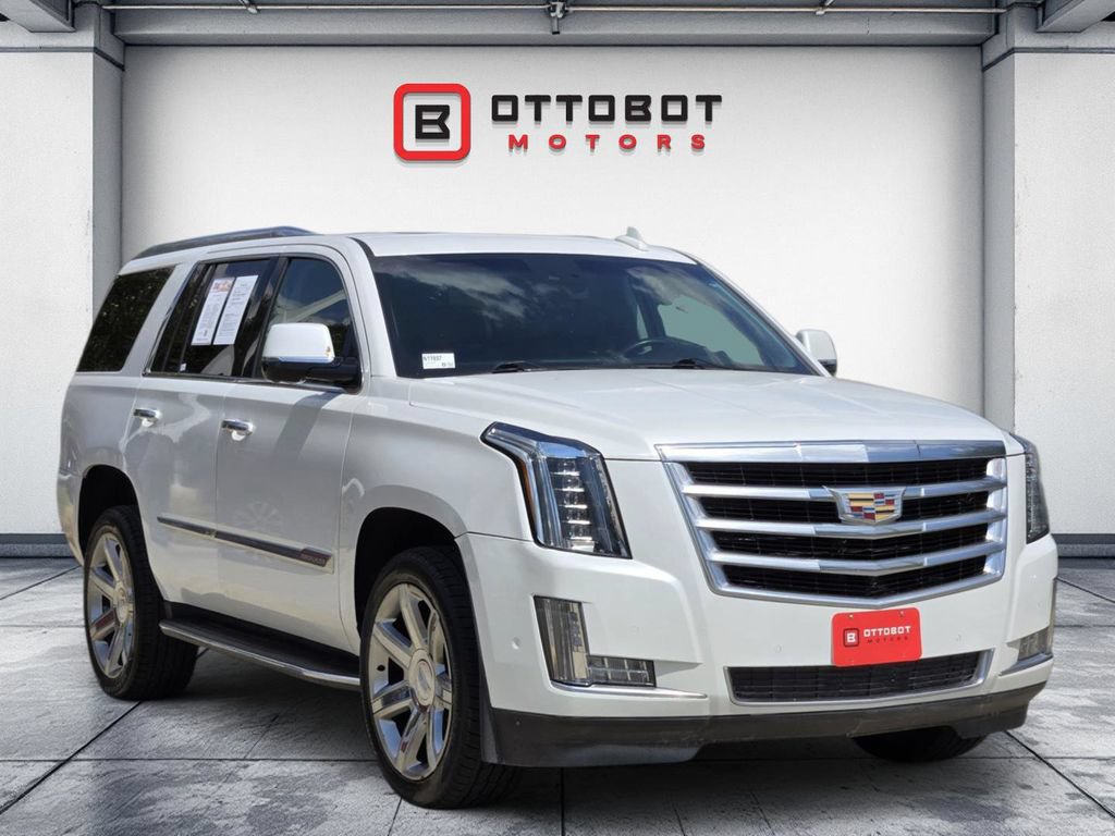 Used 2017 Cadillac Escalade Luxury RWD image 2