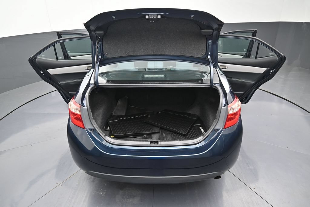 Used 2017 Toyota Corolla LE FWD image 11