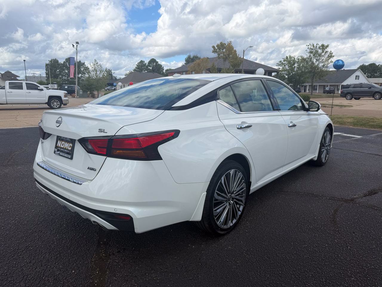 Used 2023 Nissan Altima 2.5 SL AWD/4WD image 4
