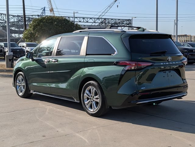Used 2022 Toyota Sienna Platinum AWD/4WD image 9