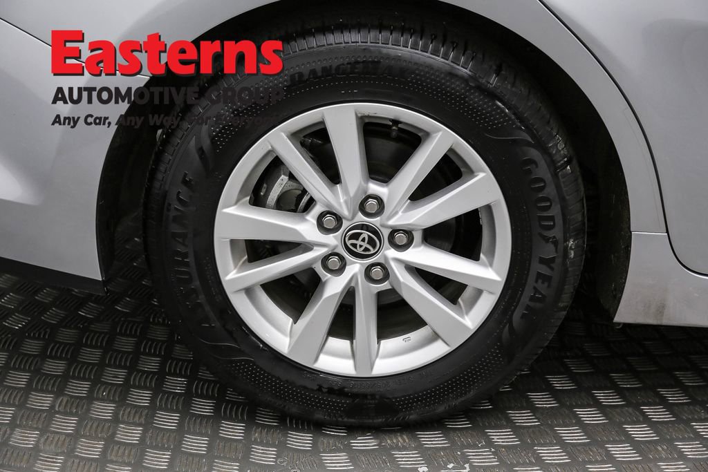 Used 2025 Toyota Camry LE image 31