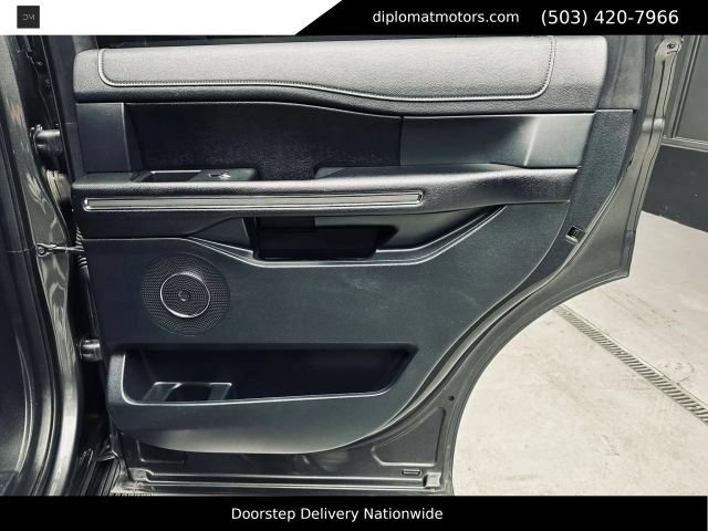 Used 2020 Ford Expedition XLT w/ Equipment Group 202A AWD/4WD image 32