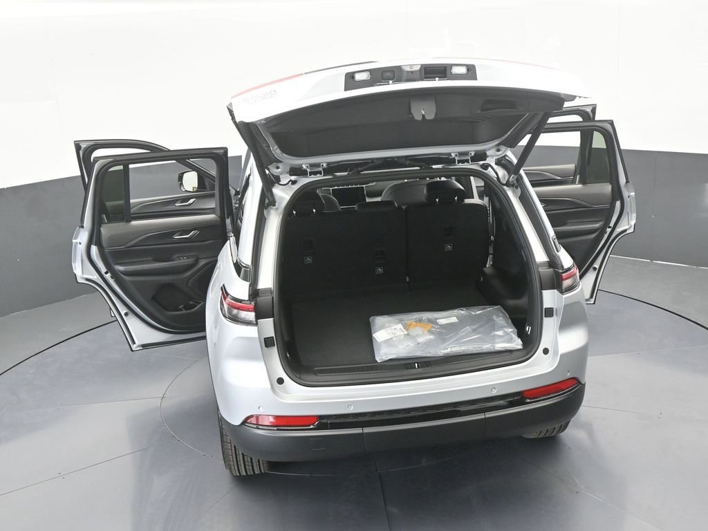 New 2025 Jeep Grand Cherokee Altitude image 61