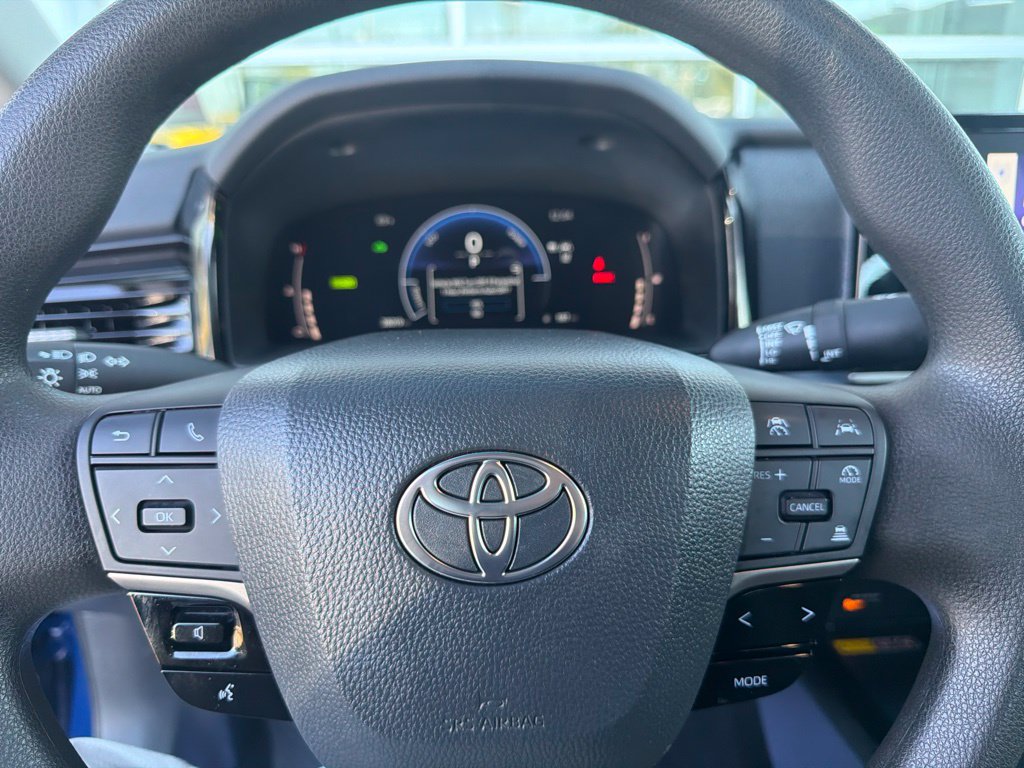 Used 2025 Toyota Camry LE FWD image 11