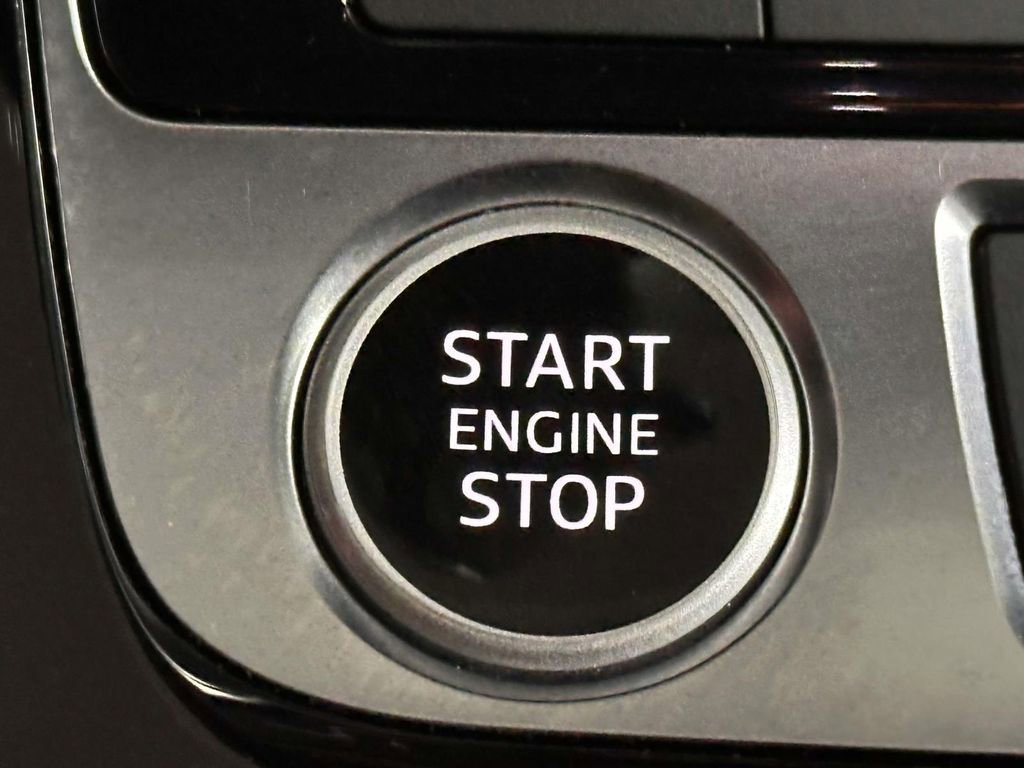 Used 2025 Audi Q8 Premium w/ Convenience Package image 25