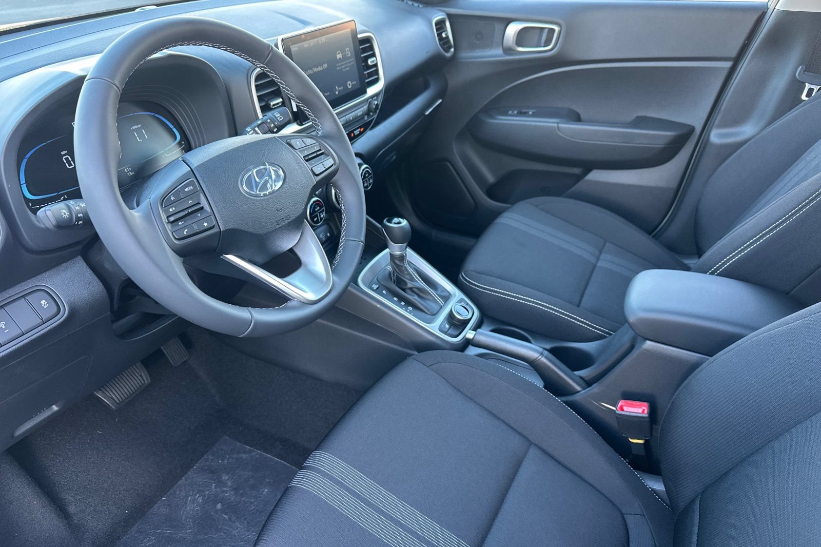 Certified 2026 Hyundai Venue SEL FWD image 13
