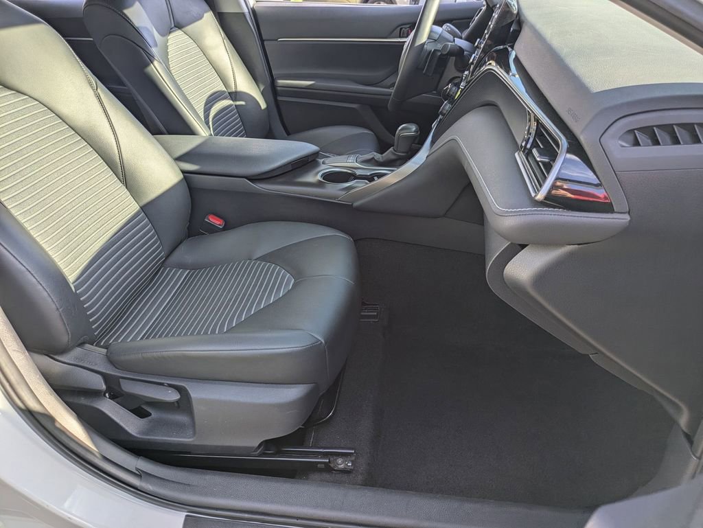 Used 2024 Toyota Camry SE image 28