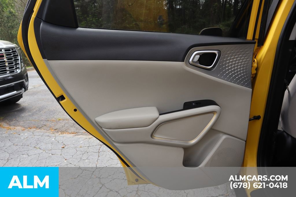 Used 2020 Kia Soul LX FWD image 18