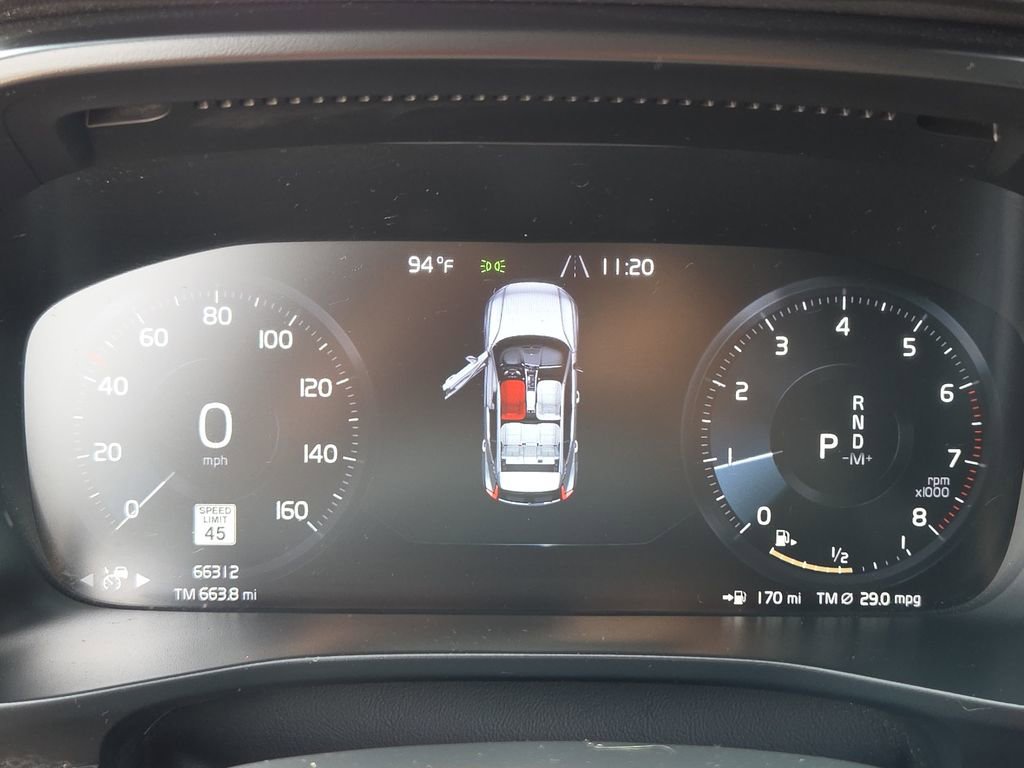 Used 2021 Volvo XC40 T5 R-Design w/ Advanced Package image 25