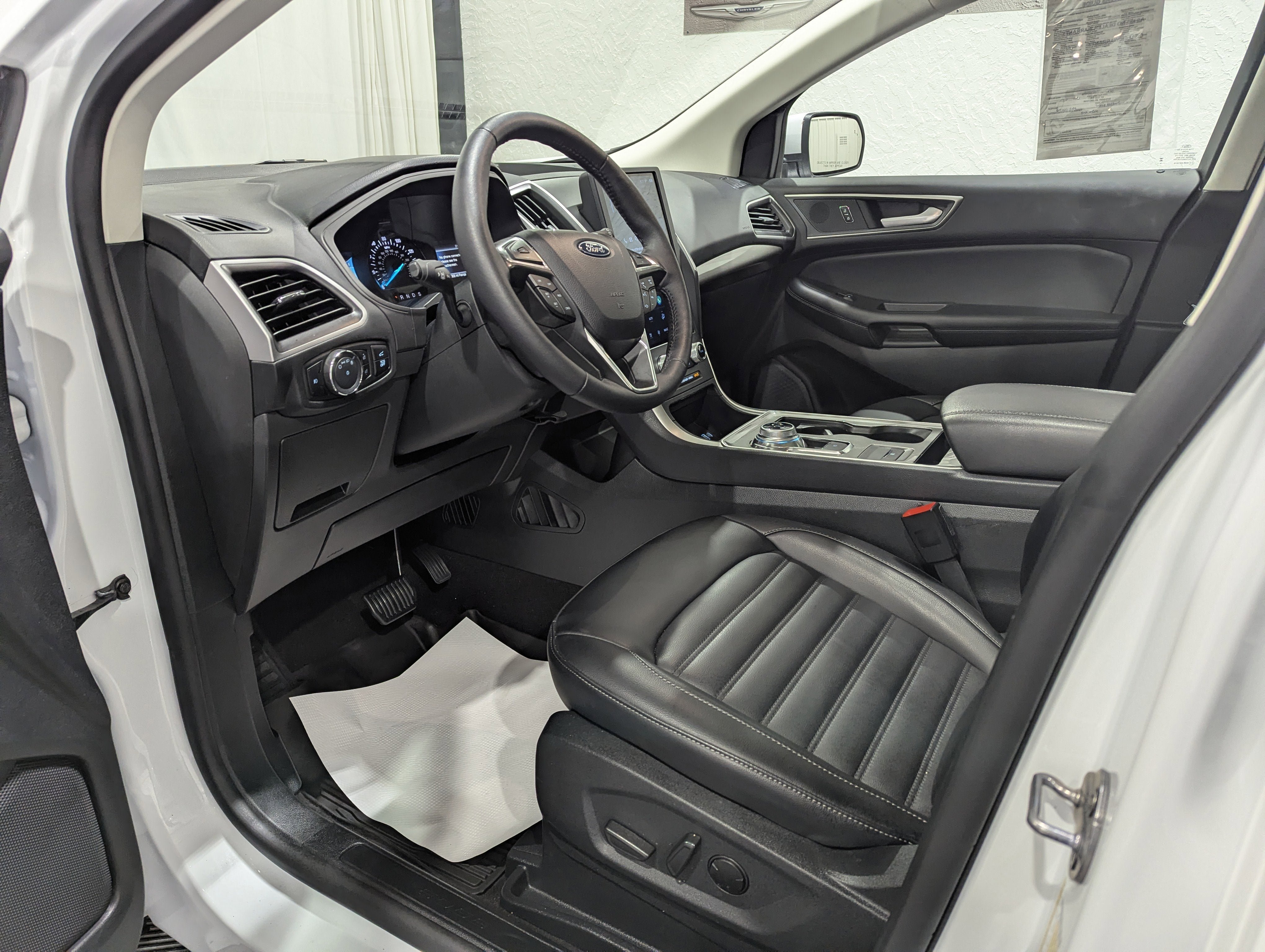 Used 2024 Ford Edge SEL w/ Convenience Package AWD/4WD image 13