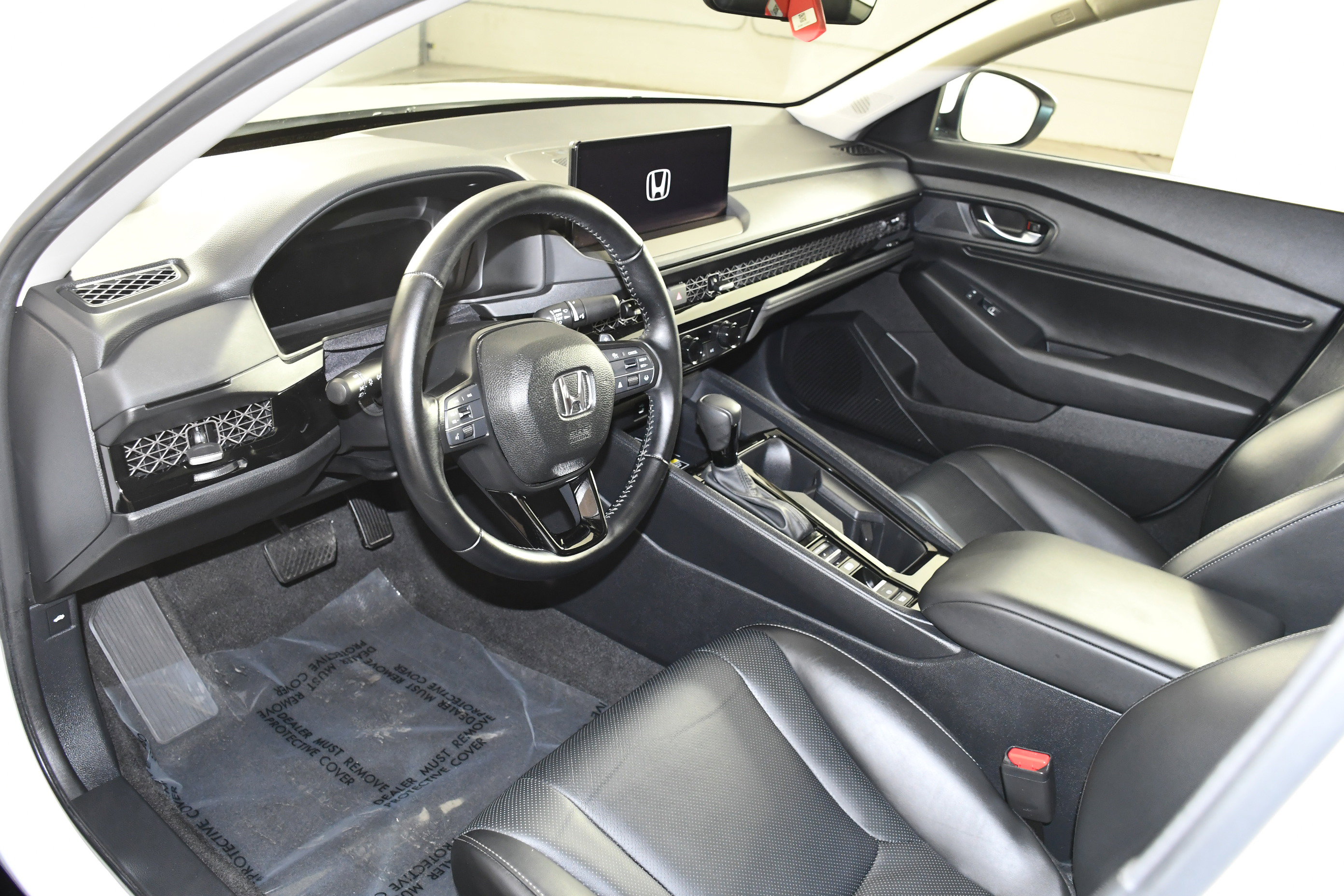 Certified 2025 Honda Accord EX-L image 2