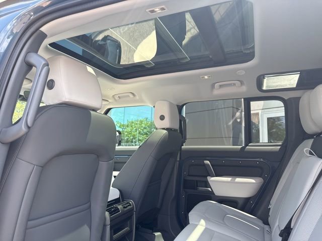 New 2025 Land Rover Defender 110 S image 43