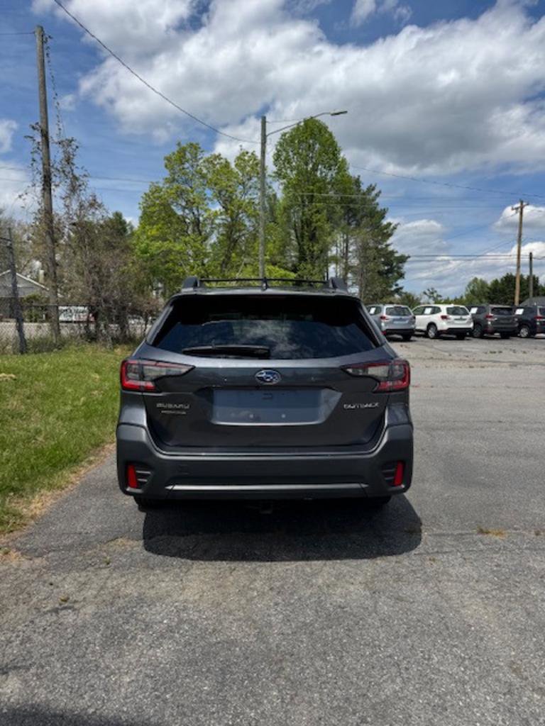 Used 2022 Subaru Outback Premium AWD/4WD image 5