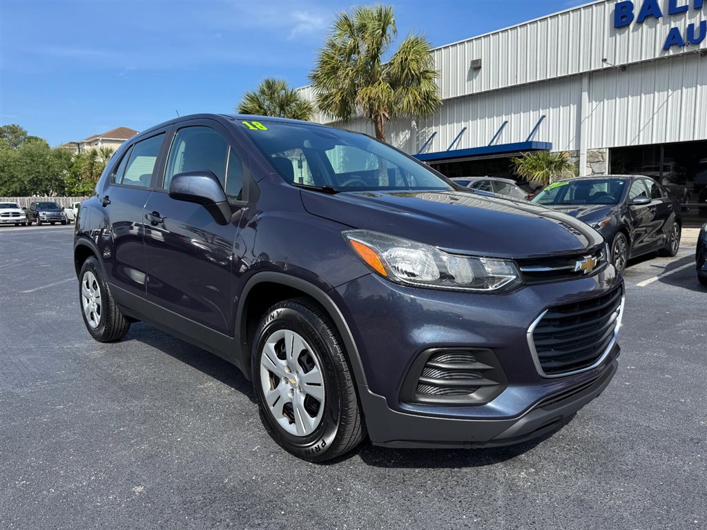 Used 2018 Chevrolet Trax LS FWD image 2