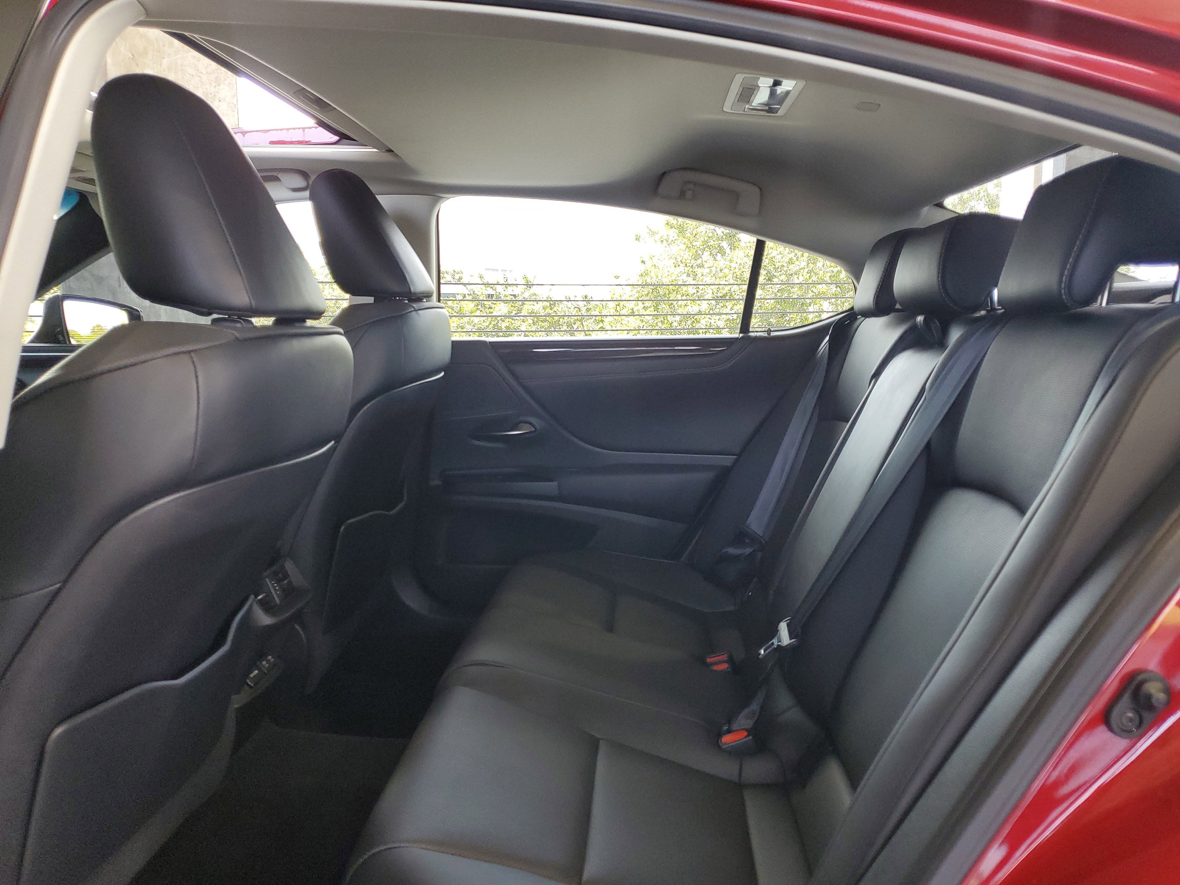 Used 2020 Lexus ES 350 w/ Premium Package FWD image 9