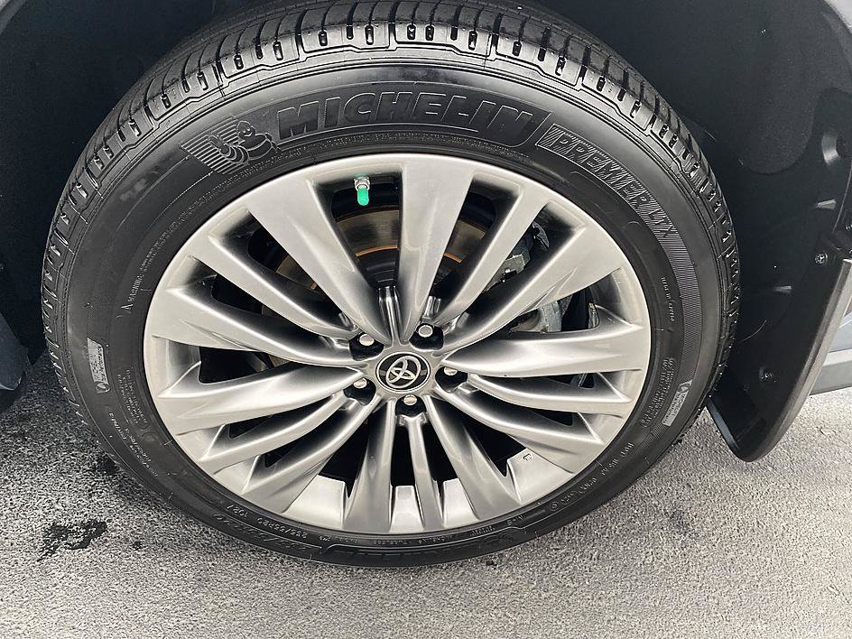 Certified 2021 Toyota Highlander Platinum AWD/4WD image 29