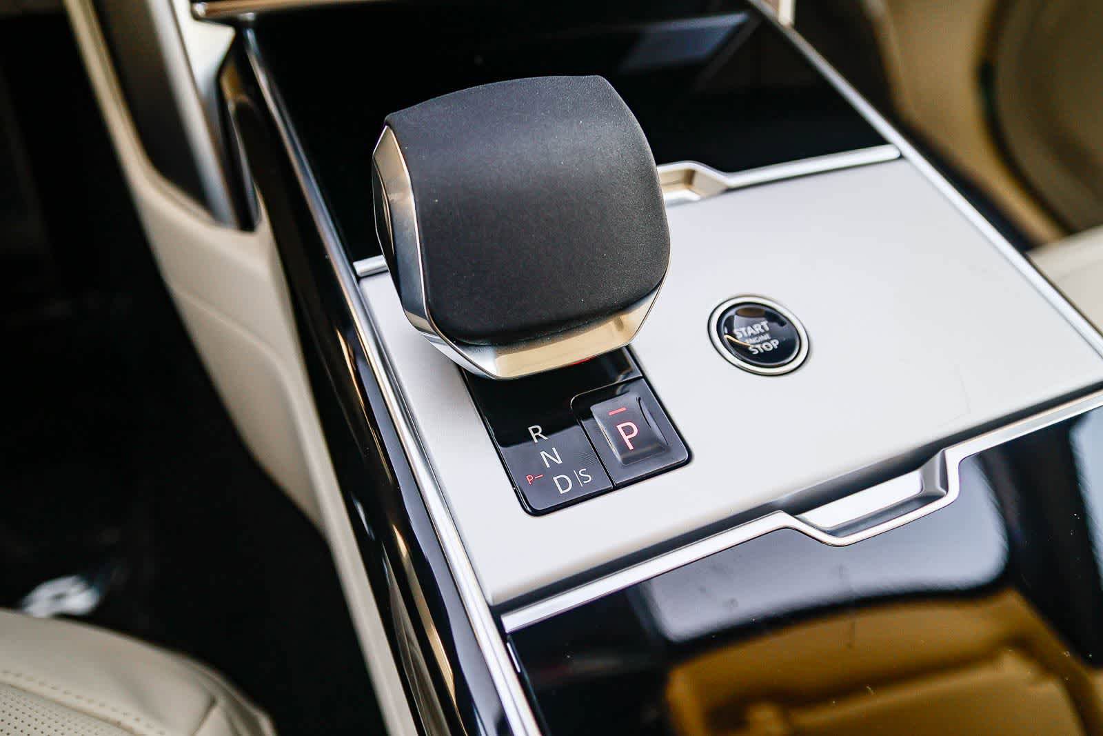 New 2026 Land Rover Range Rover SE AWD/4WD image 24