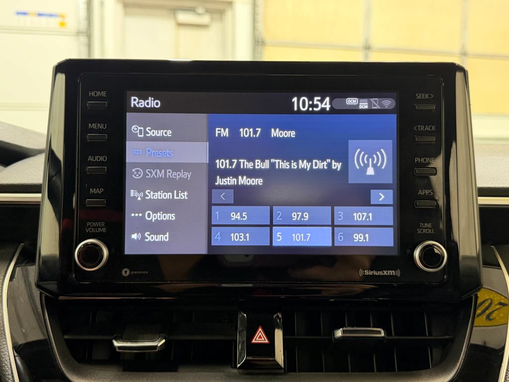 Used 2022 Toyota Corolla SE w/ SE Premium Package FWD image 23