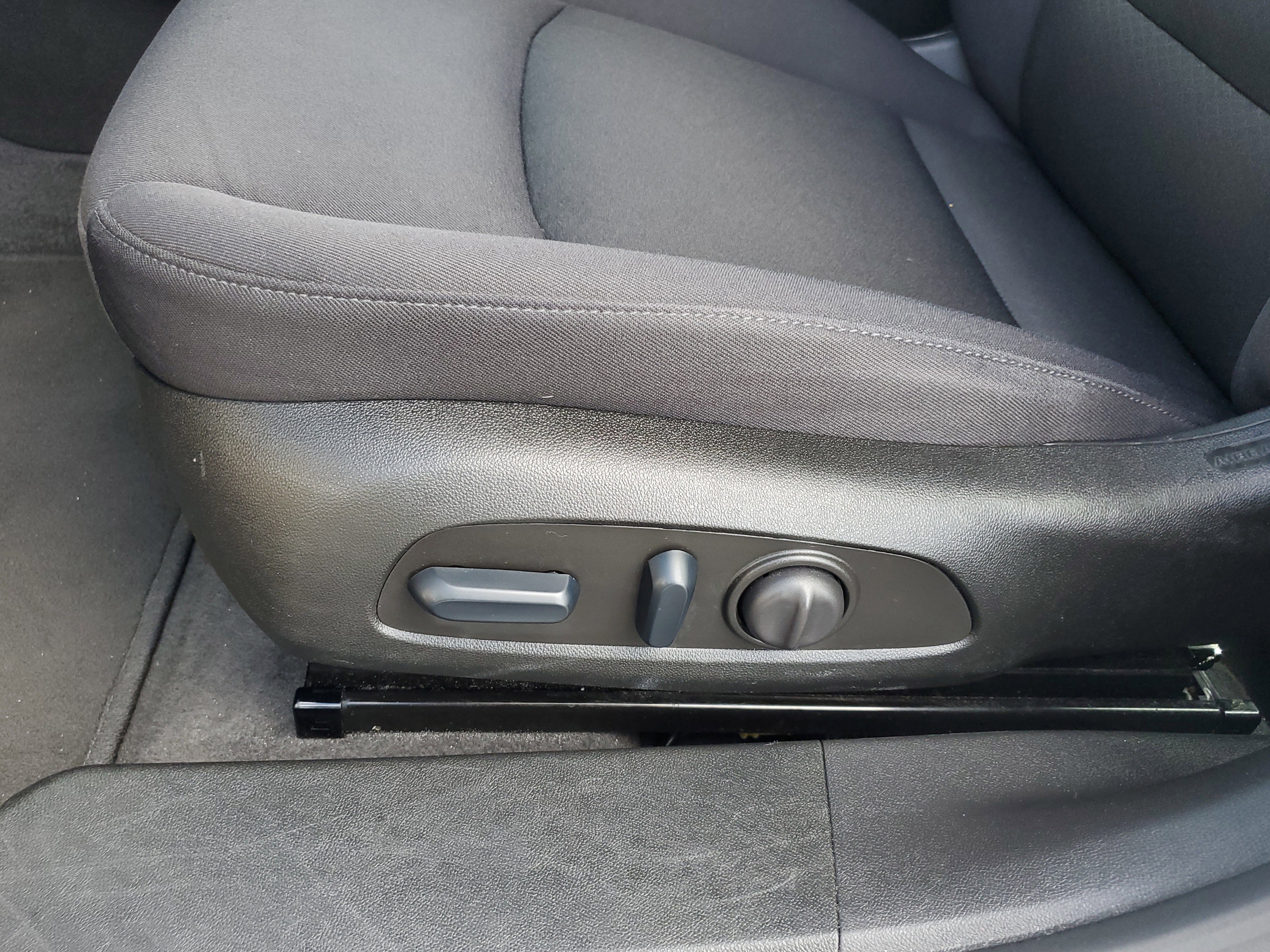 Used 2023 Chevrolet Malibu LT FWD image 16
