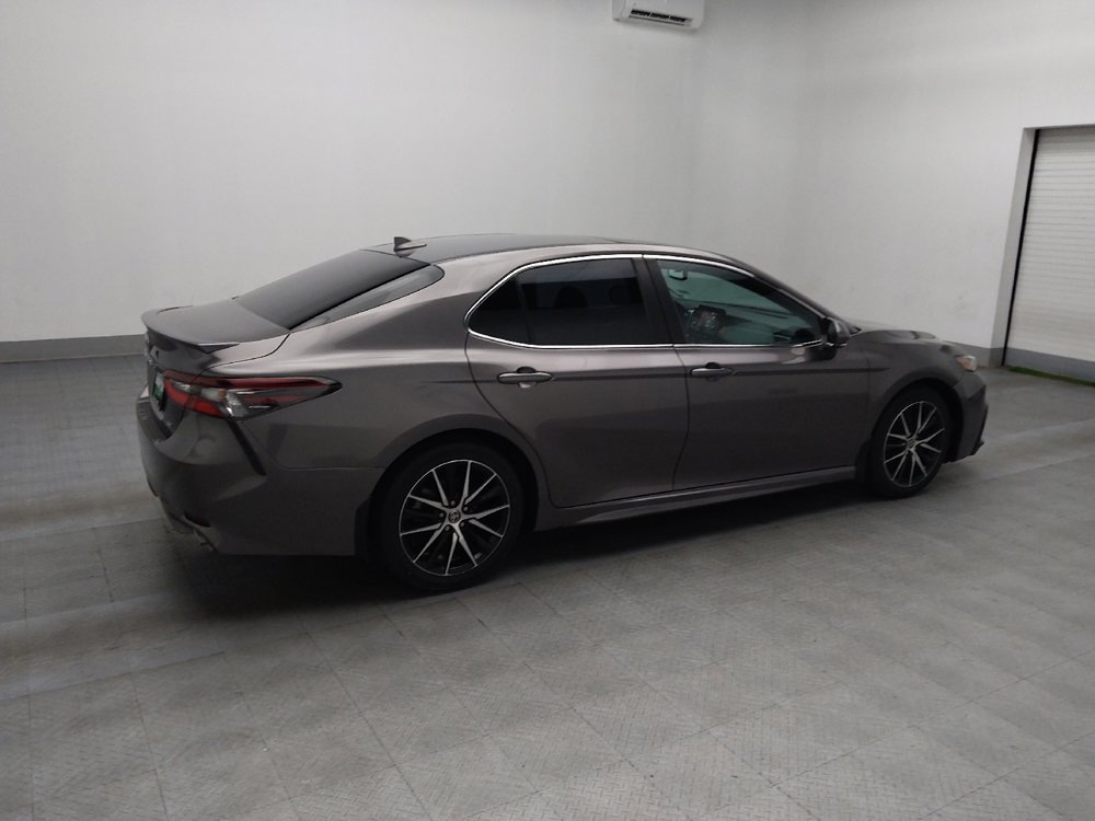 Used 2022 Toyota Camry SE image 10