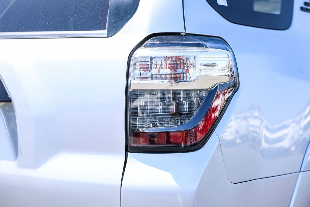 Certified 2020 Toyota 4Runner TRD Off-Road Premium w/ Moonroof Package AWD/4WD image 26