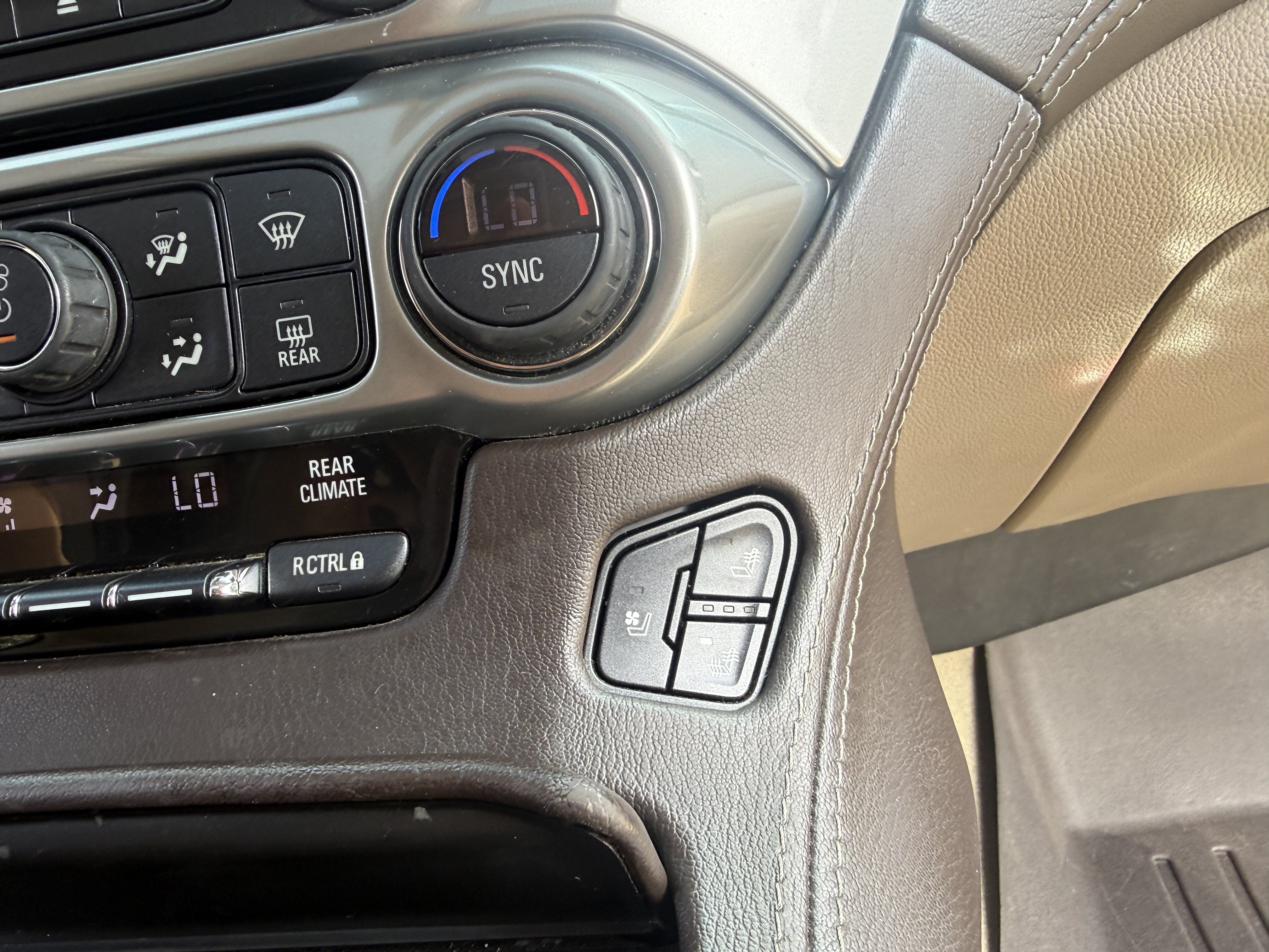 Used 2019 Chevrolet Suburban Premier RWD image 37