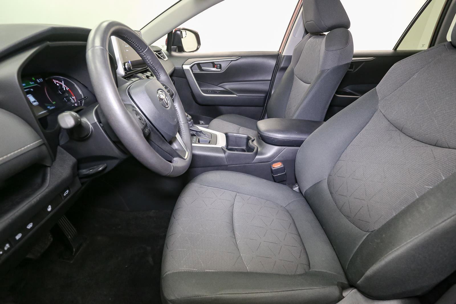 Used 2024 Toyota RAV4 XLE w/ Convenience Package image 46