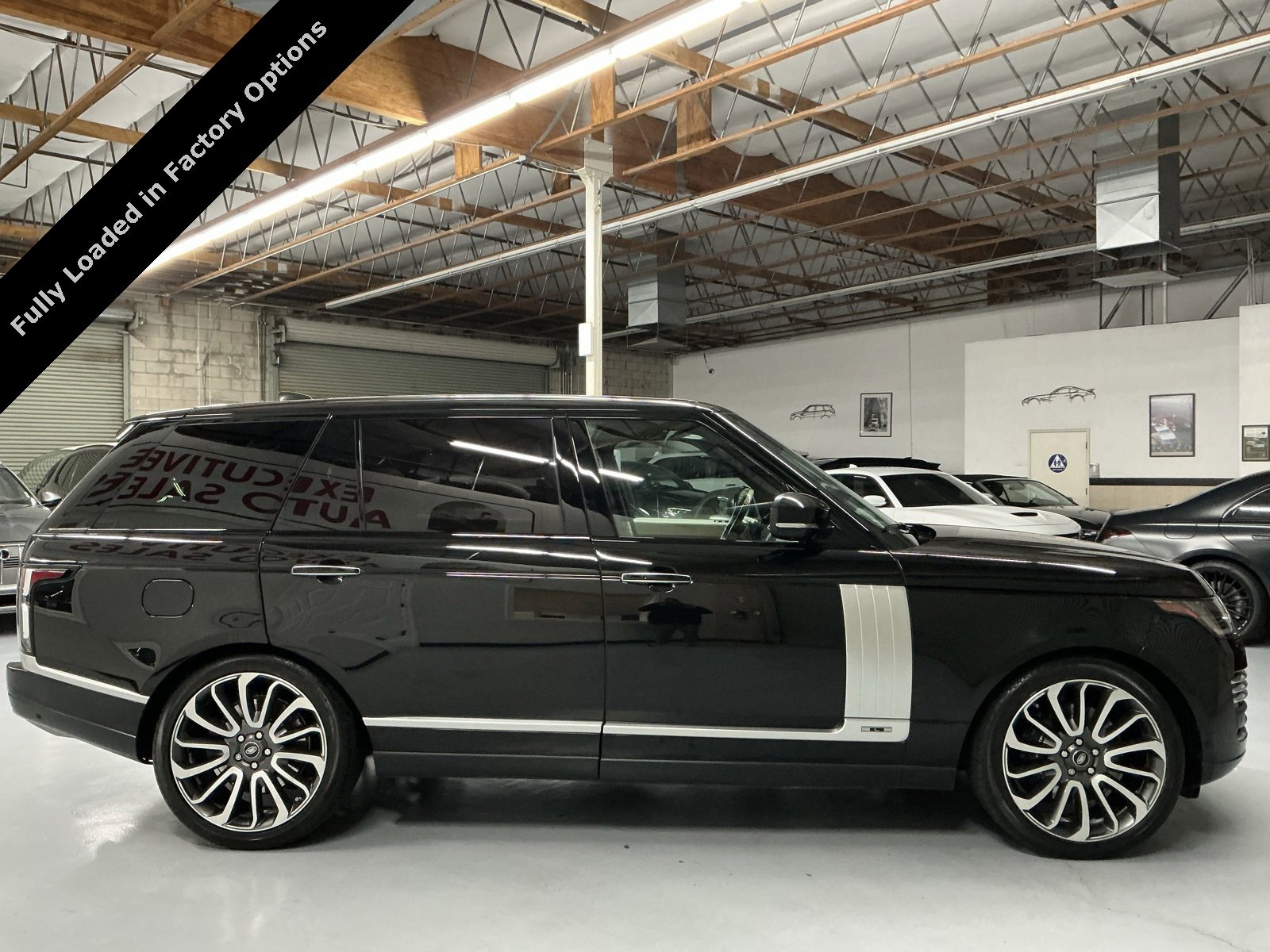 Used 2019 Land Rover Range Rover Long Wheelbase Autobiography image 4