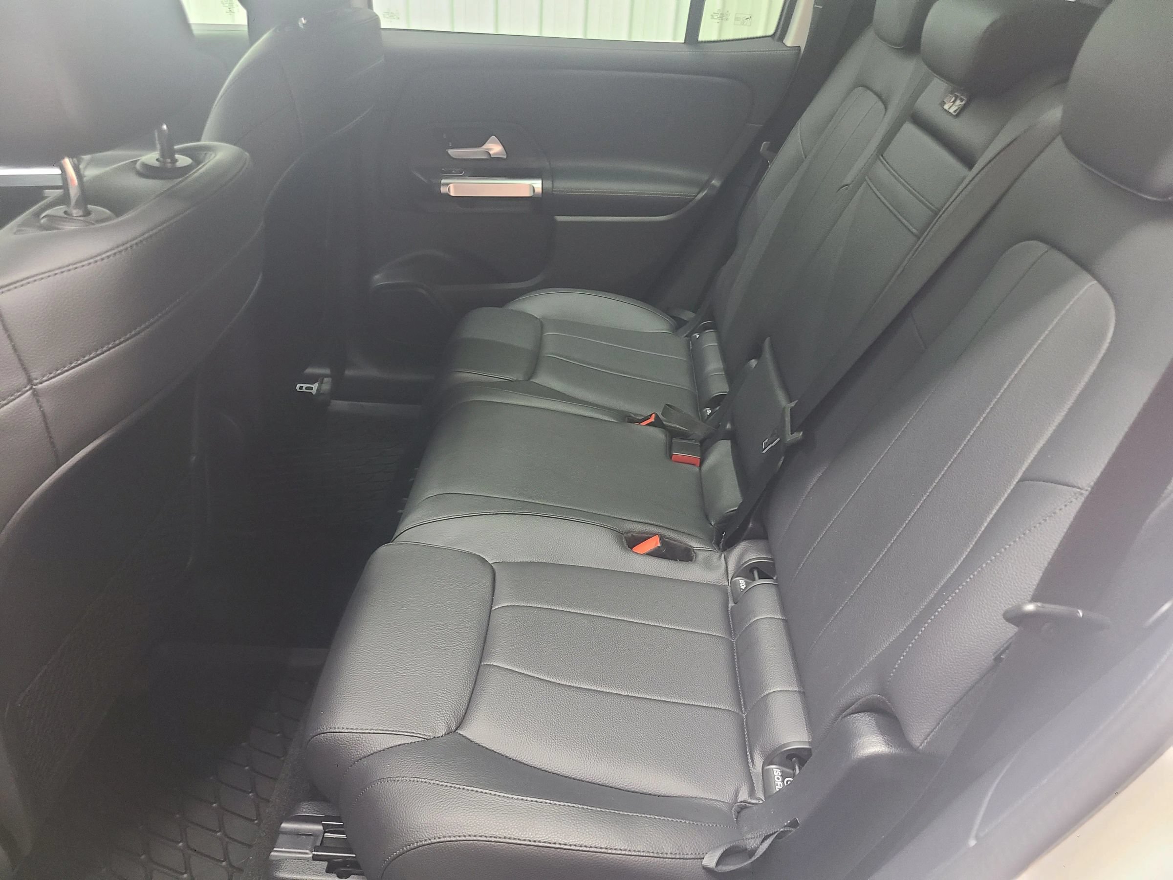 Used 2021 Mercedes-Benz GLB 250 4MATIC image 37
