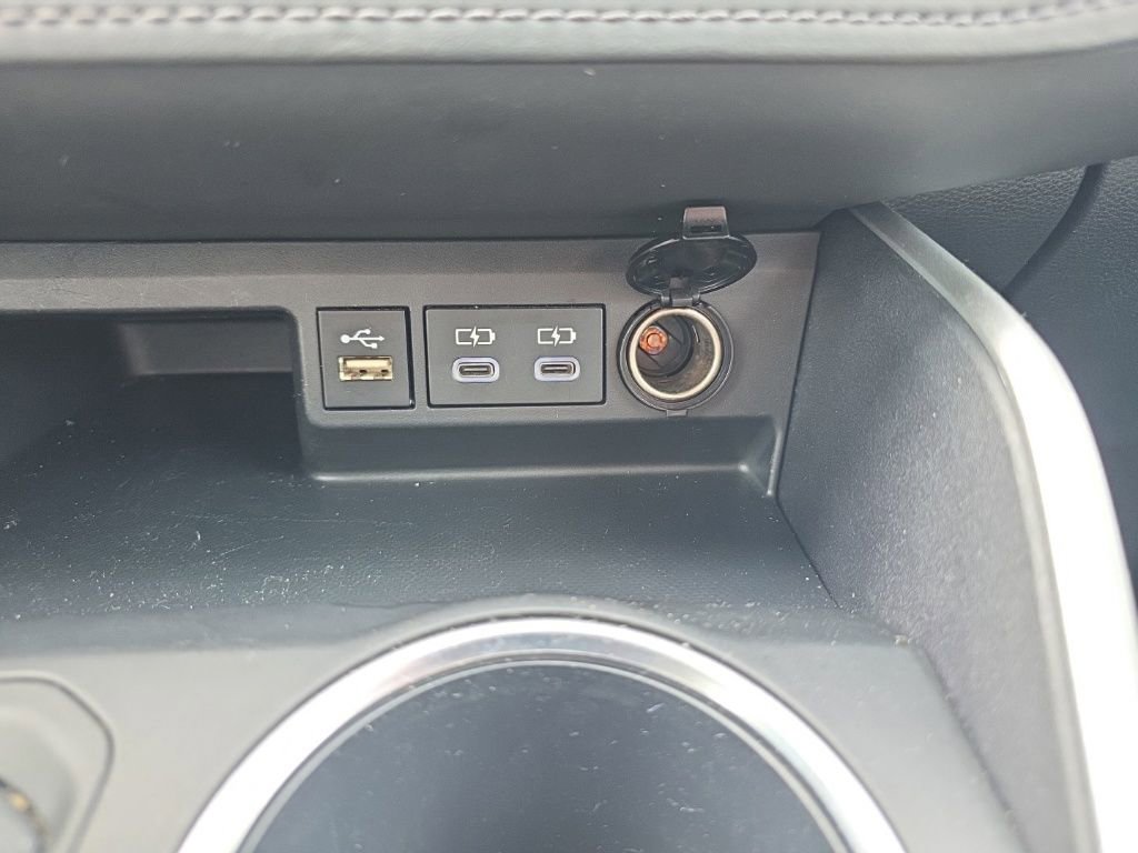 Used 2024 Toyota Highlander XLE image 31