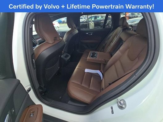 Used 2025 Volvo V60 B5 Cross Country Plus image 7