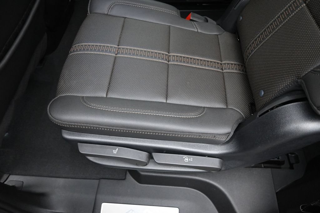 Used 2025 Chevrolet Tahoe High Country AWD/4WD image 20