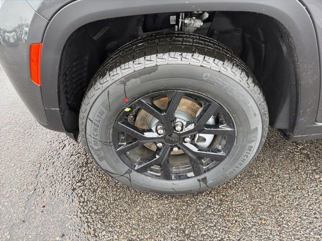 New 2026 Jeep Grand Cherokee Altitude image 10