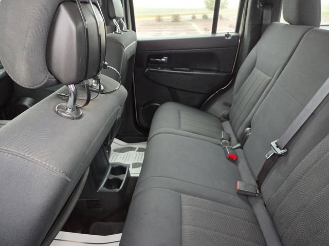 Used 2011 Jeep Liberty Sport AWD/4WD image 41