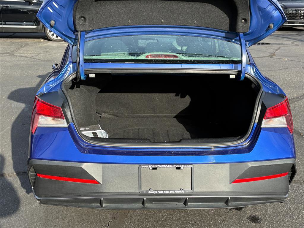 Certified 2024 Hyundai Elantra SEL image 23