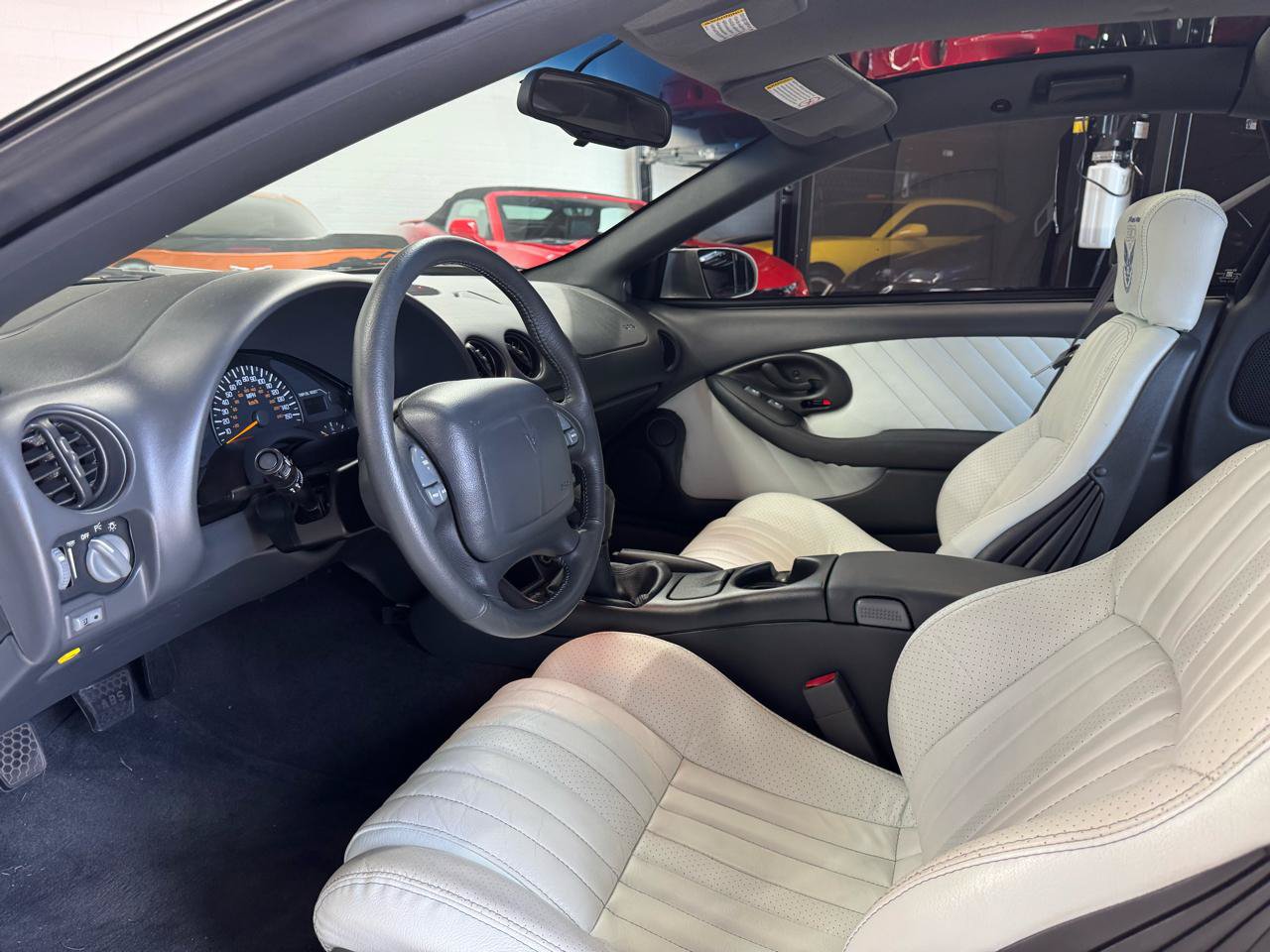 Used 1999 Pontiac Firebird Formula RWD image 12