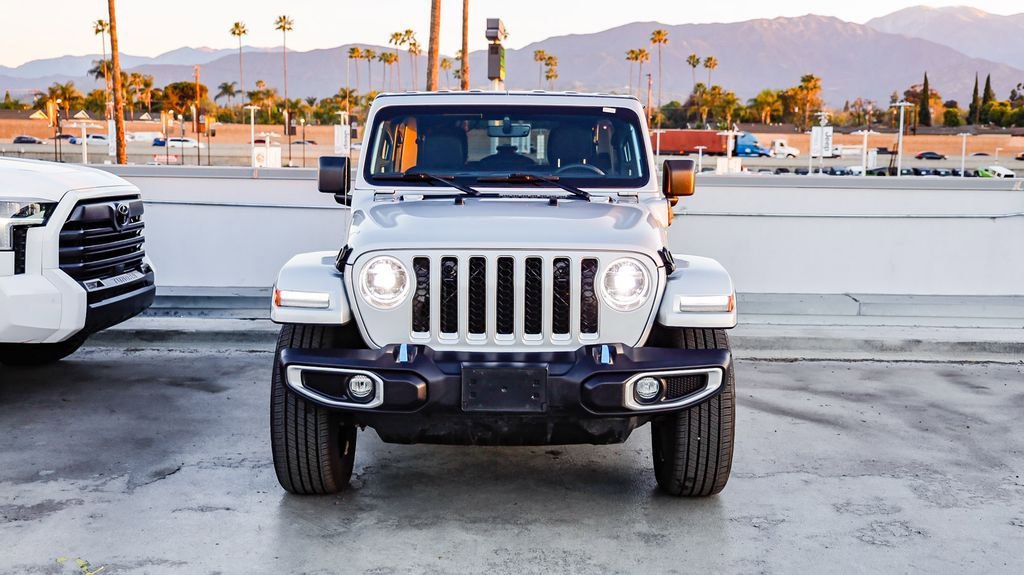 Used 2023 Jeep Wrangler Unlimited Sahara image 3