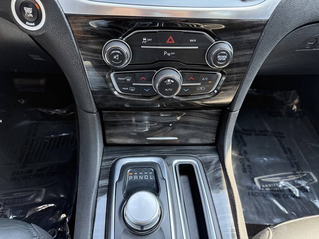 Used 2016 Chrysler 300 Limited RWD image 24