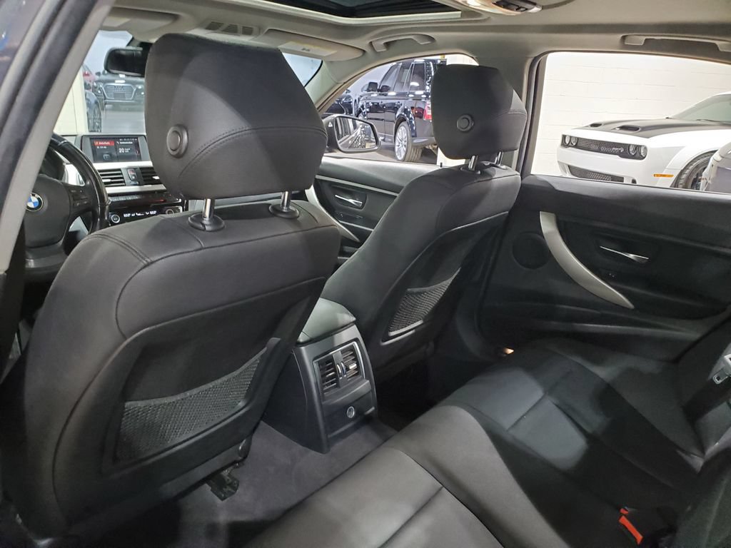Used 2018 BMW 320i Sedan RWD image 22