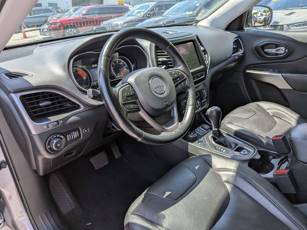 Certified 2021 Jeep Cherokee Latitude Lux w/ Sun & Sound Group AWD/4WD image 13