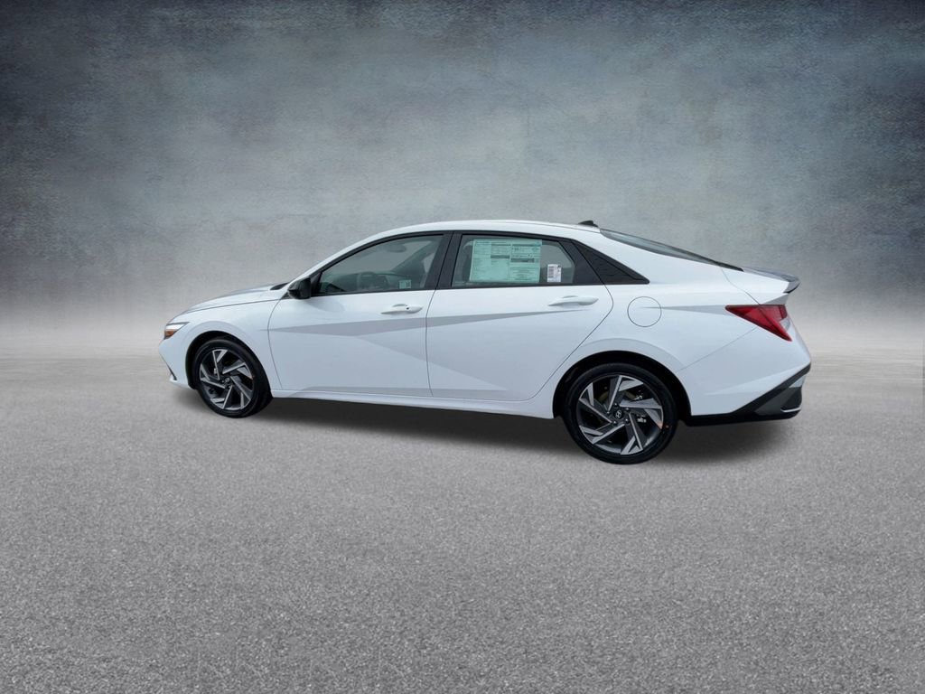 New 2025 Hyundai Elantra SEL image 14