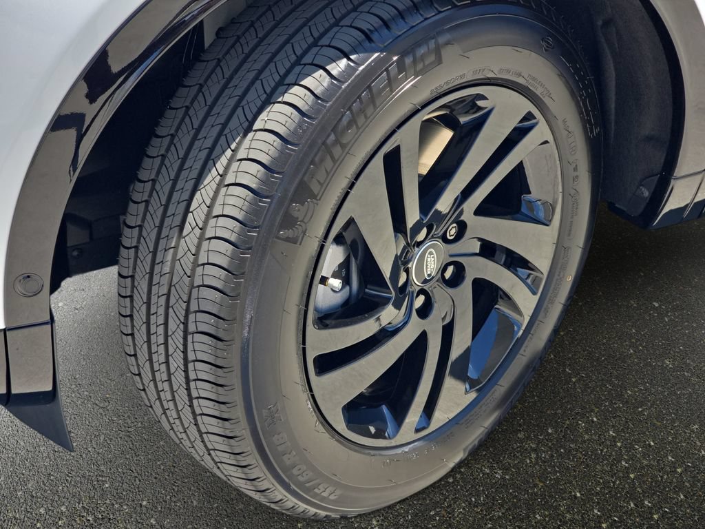 New 2026 Land Rover Discovery Sport Landmark AWD/4WD image 33