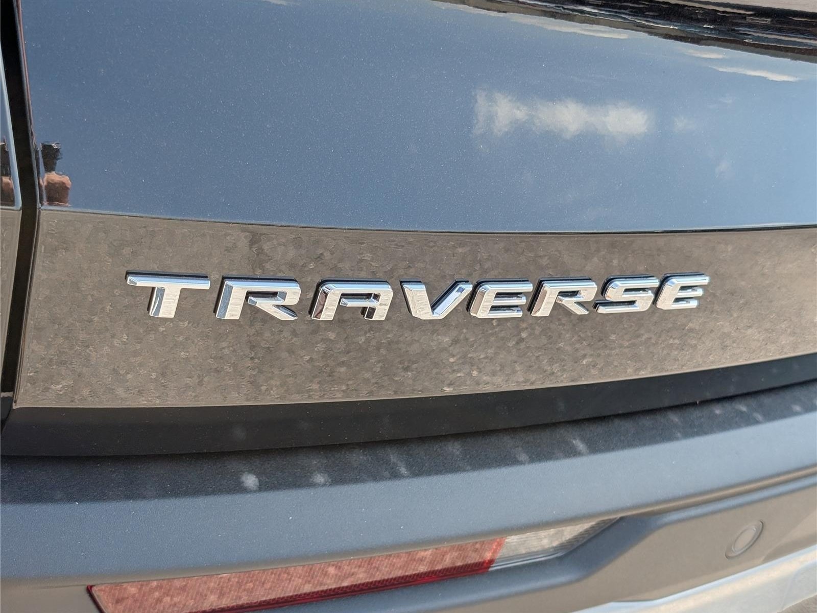 New 2027 Chevrolet Traverse LT w/ Driver Confidence Package FWD image 5