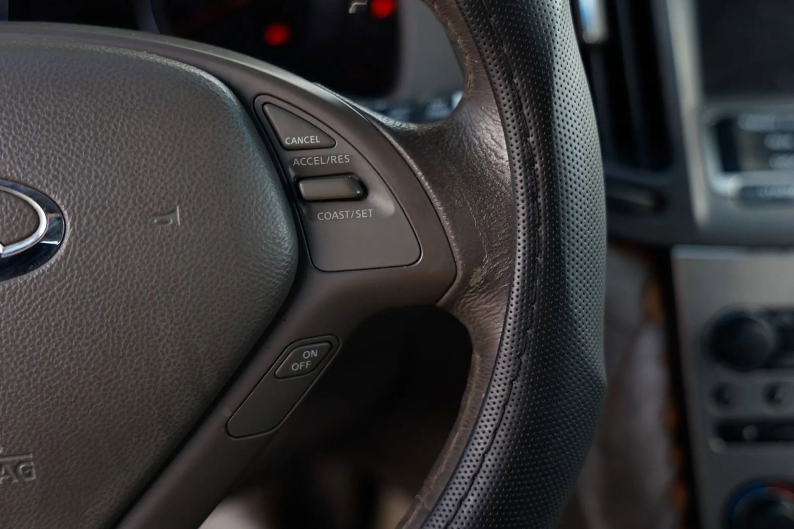 Used 2012 INFINITI G37 Journey w/ Premium Pkg image 26