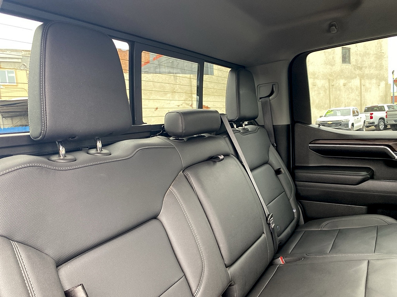 Used 2022 GMC Sierra 1500 SLT w/ SLT Premium Plus Package AWD/4WD image 17
