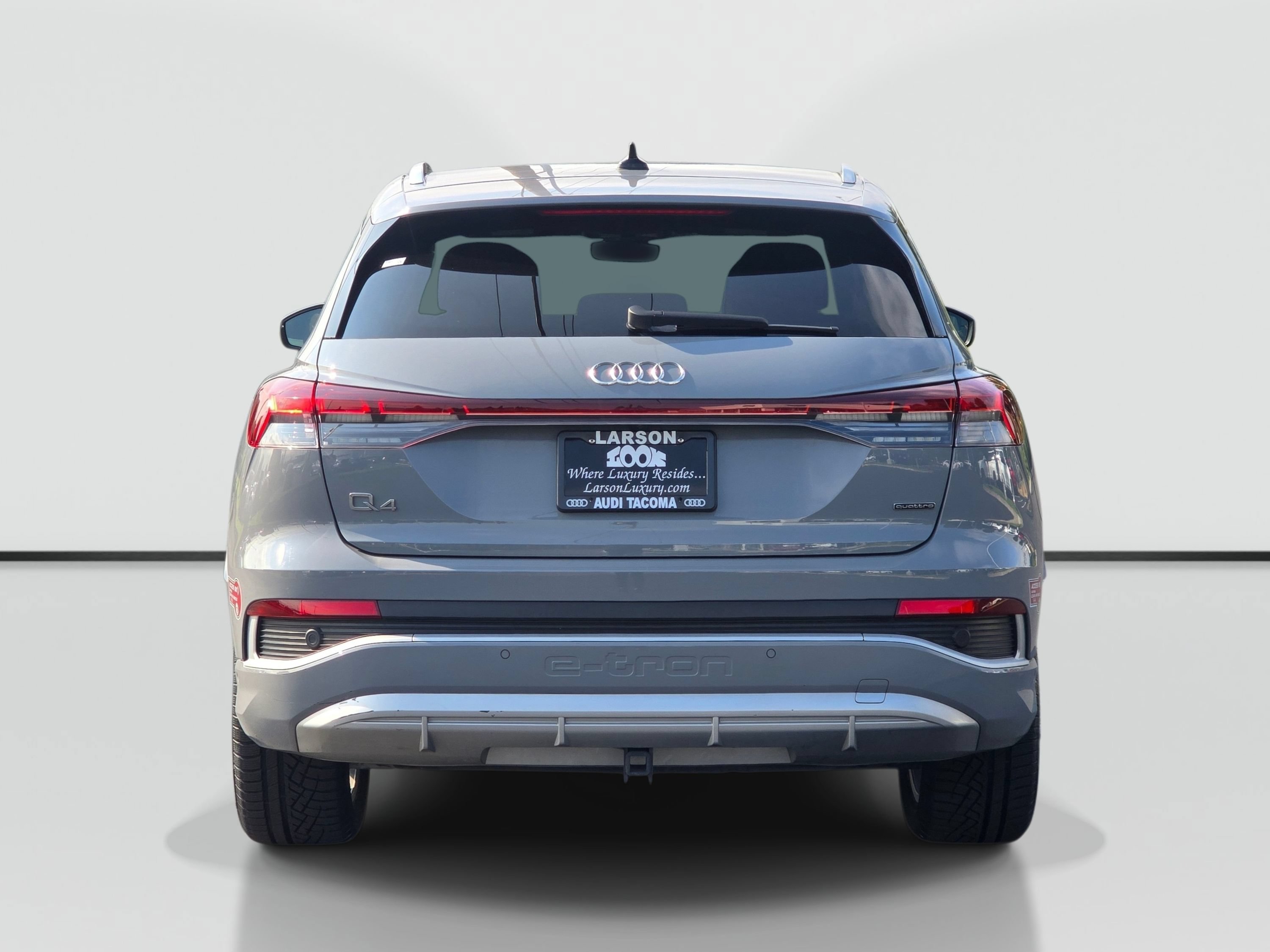 Used 2023 Audi Q4 e-tron Premium Plus w/ Premium Plus AWD/4WD image 4
